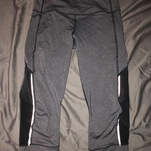 Lululemon Capris - Picture 1 of 1